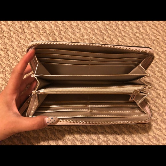 Cute baby pick guess wallet! - Picture 3 of 3